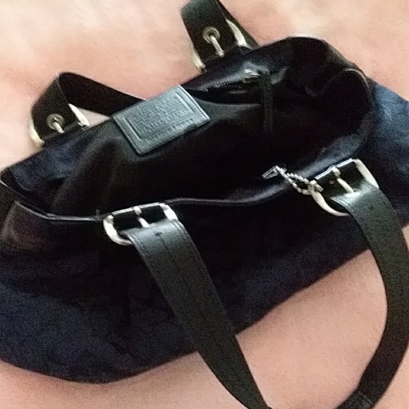 Purse - Picture 1 of 1